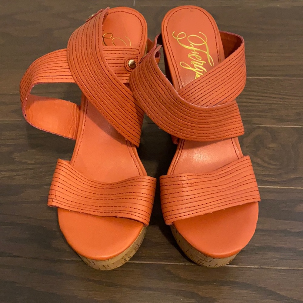 Fergie wedge sandals!